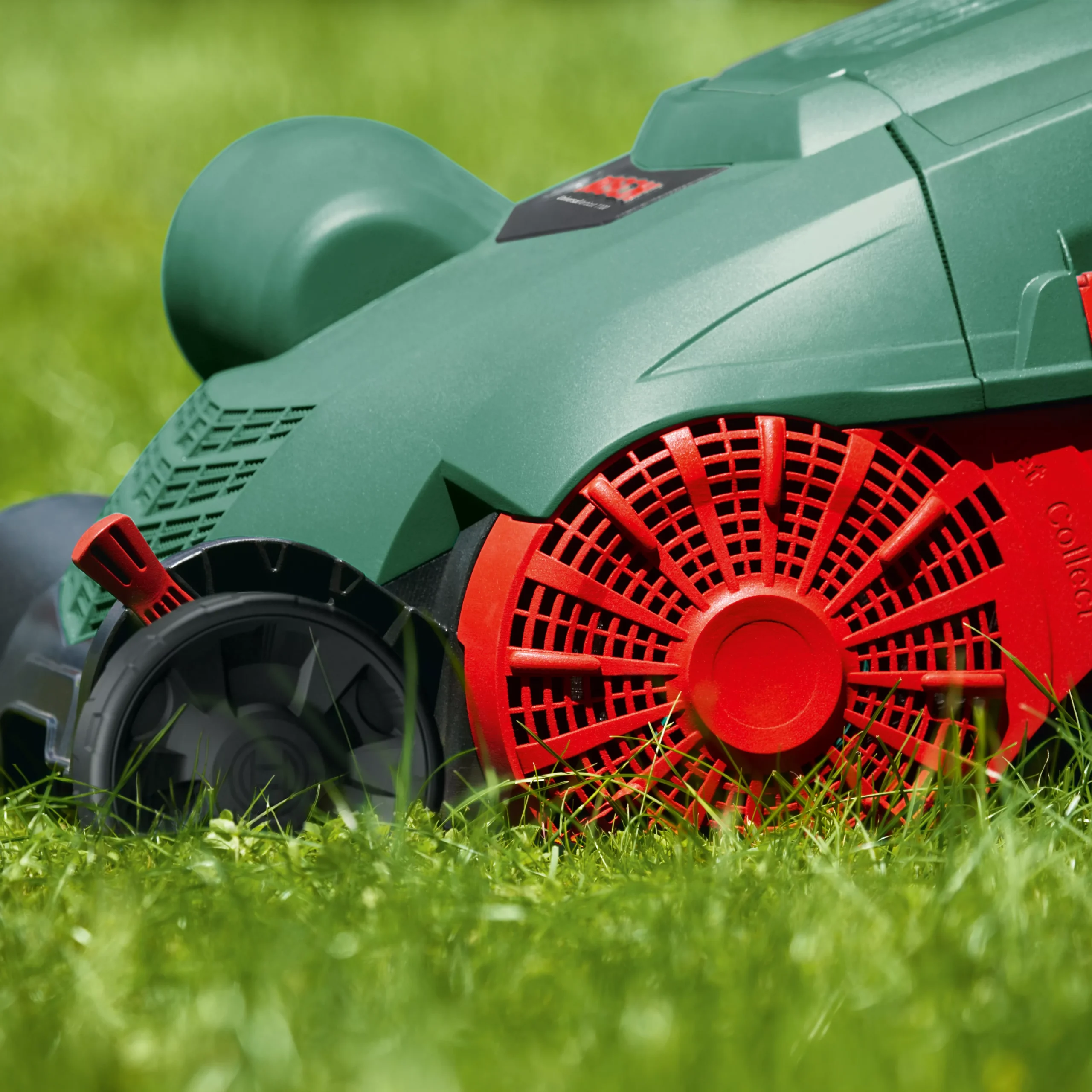 Bosch Lawn & Garden Universalrake900 320mm Corded Raker 4 Bosch Lawn & Garden Universalrake900 320mm Corded Raker - Image 4