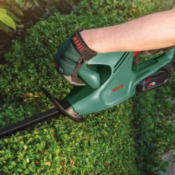 Bosch Power For All 18V 450mm EasyHedgeCut 18-45 Cordless Hedge Trimmer -Deals Good Garden Tool Store bosch power for all 18v 450mm easyhedgecut 18 45 cordless hedge trimmer4059952574981 02i bq