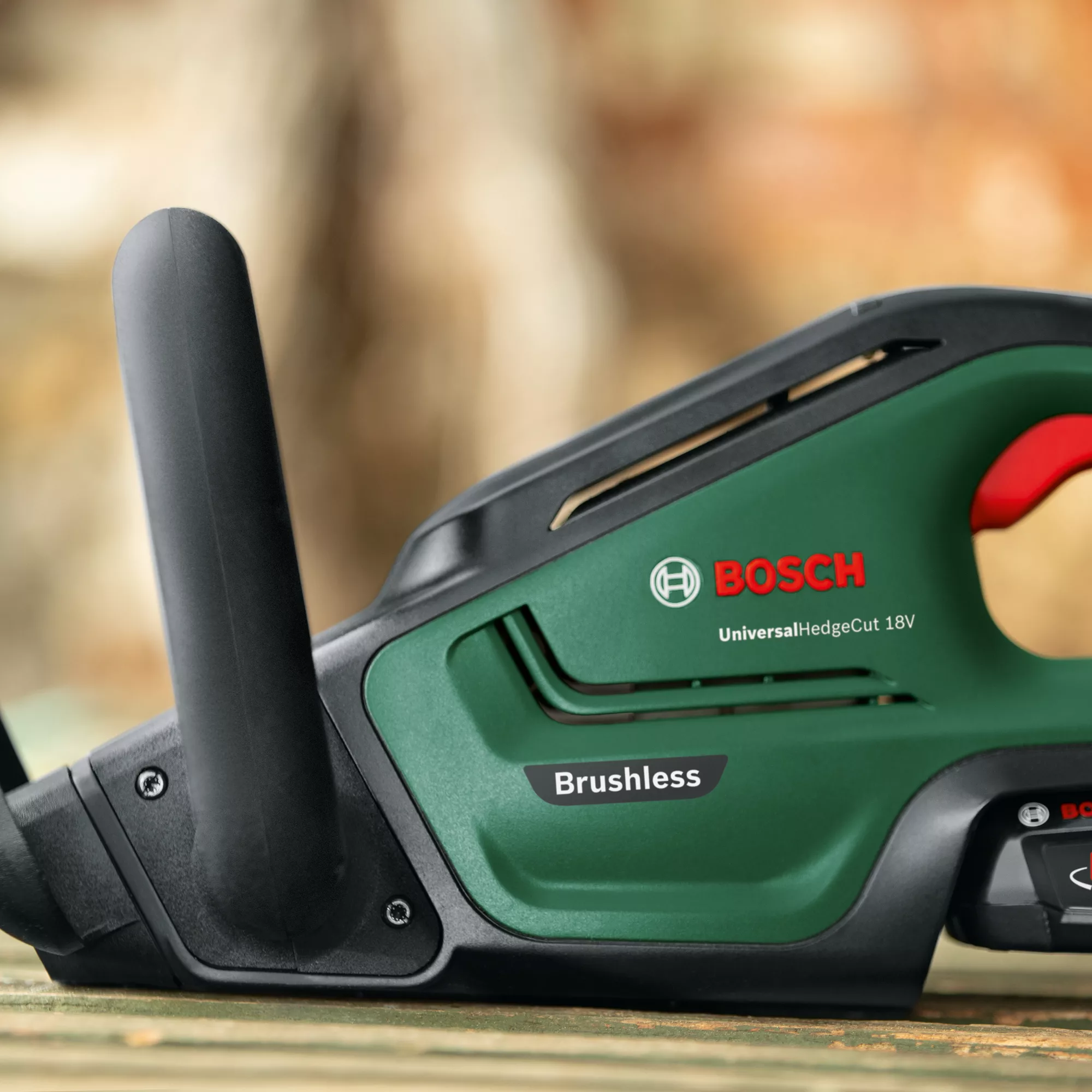 Bosch Power For All 18V 550mm UniversalHedgeCut 18-55 Cordless Hedge Trimmer 5 Bosch Power For All 18V 550mm UniversalHedgeCut 18-55 Cordless Hedge Trimmer - Image 5