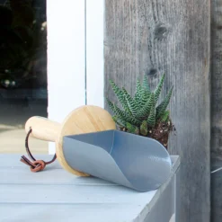 Burgon & Ball Steel Soil Scoop -Deals Good Garden Tool Store burgon ball steel soil scoop5019360014867 01i bq