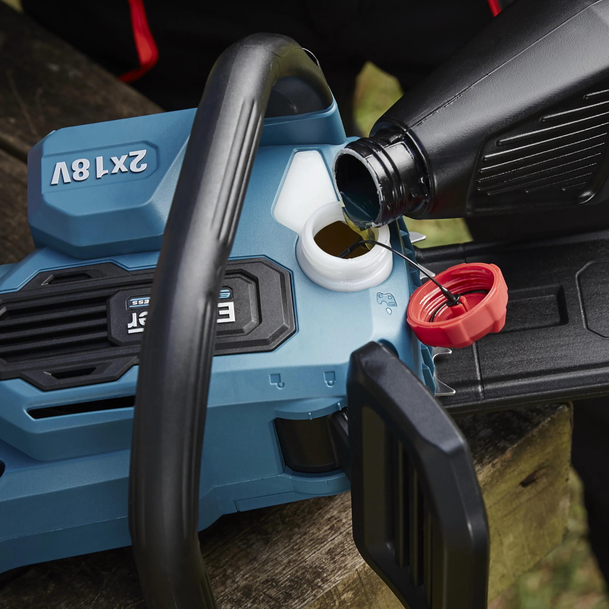 Erbauer ECSG18-Li 18V Cordless 300mm Chainsaw 10 Erbauer ECSG18-Li 18V Cordless 300mm Chainsaw - Image 10