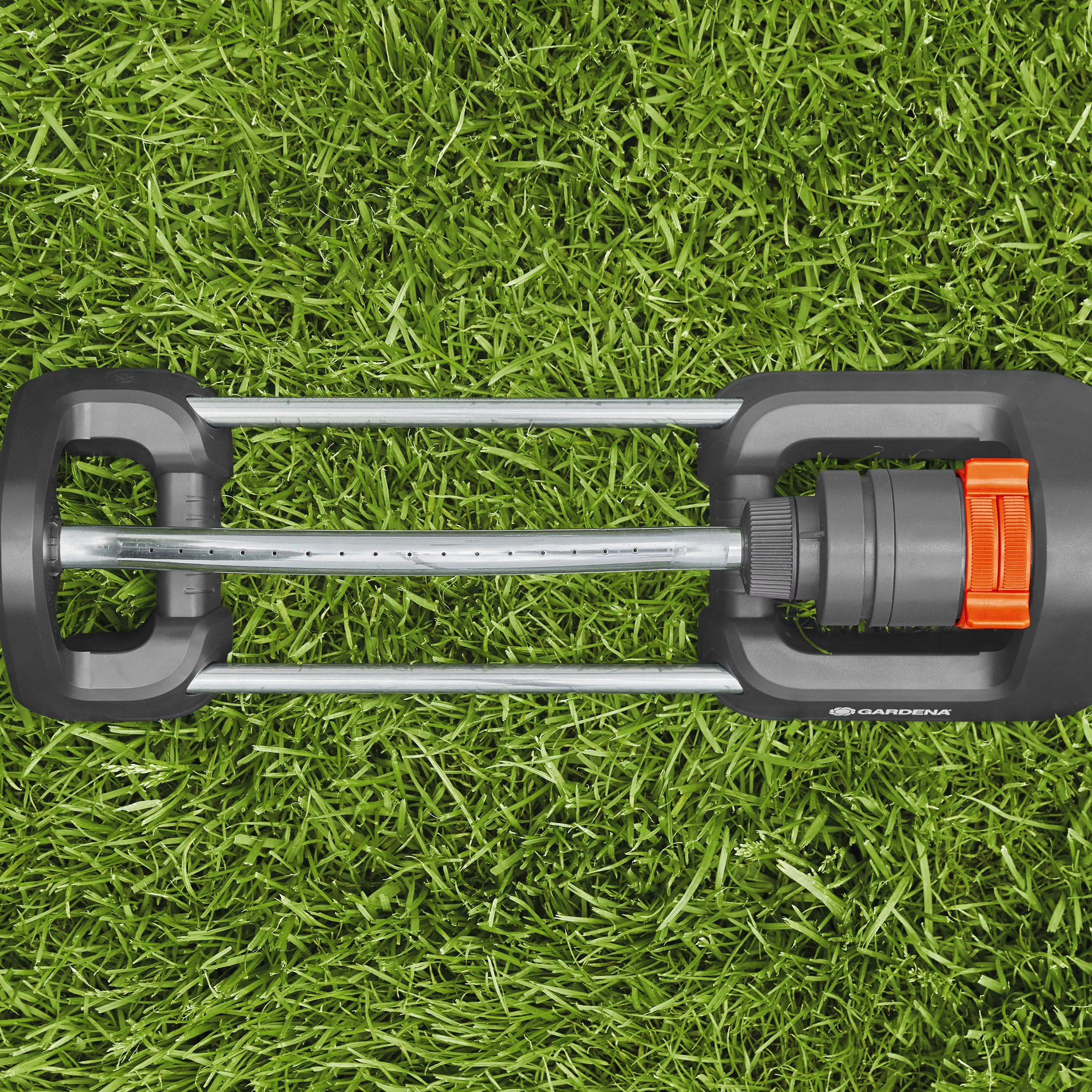 Gardena Aquaroll Oscillating Sprinkler 3 Gardena Aquaroll Oscillating Sprinkler - Image 3