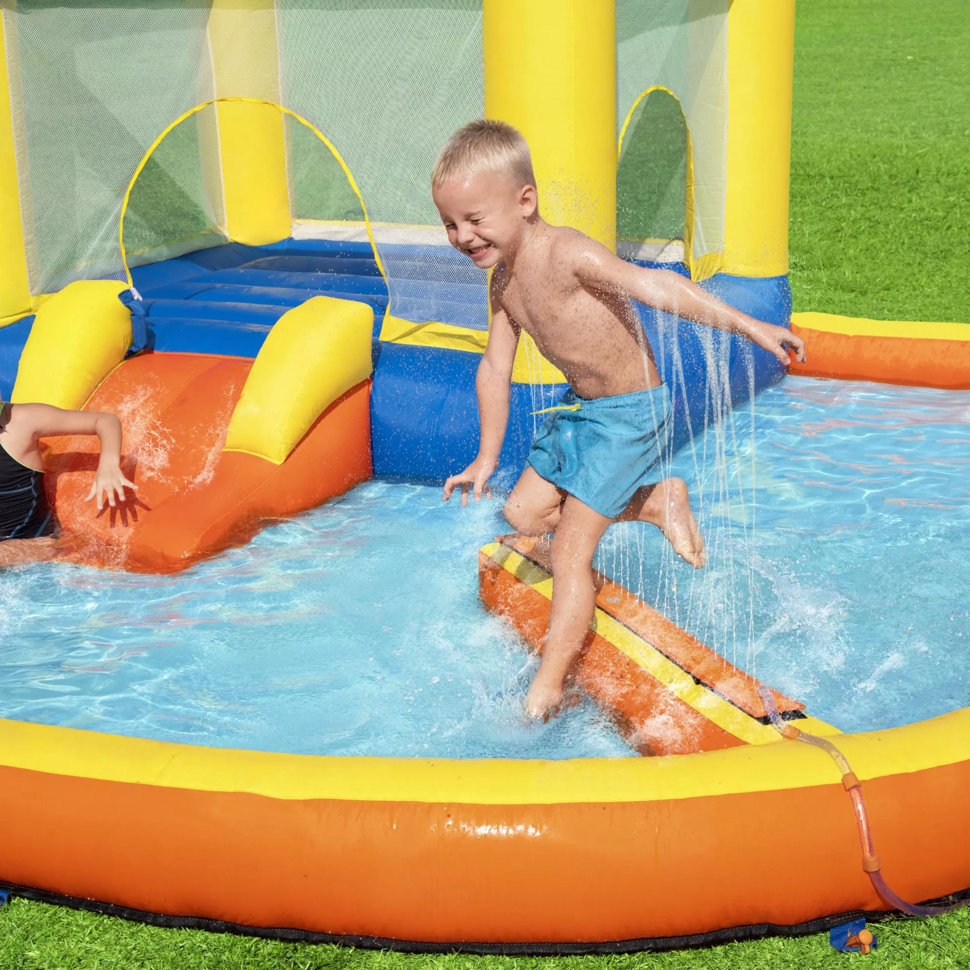 H2O Multicolour Beach Bounce Water Park 4 H2O Multicolour Beach Bounce Water Park - Image 4