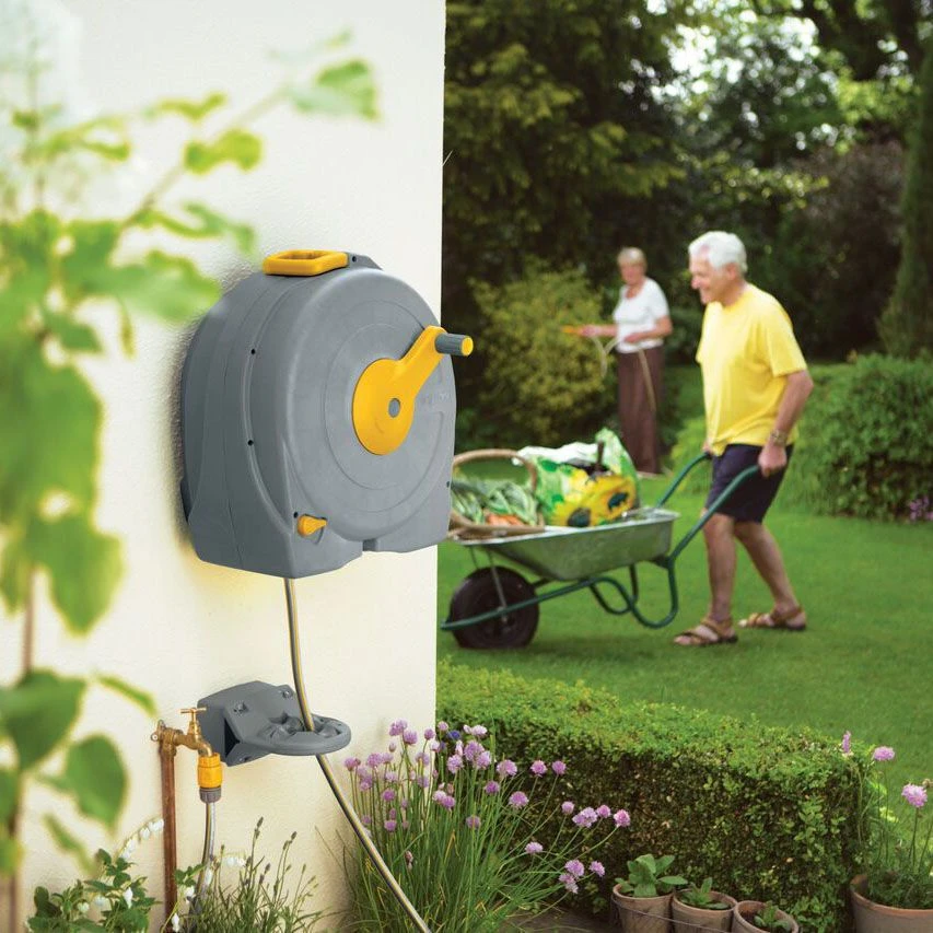 Hozelock Wall-mounted Hose Pipe Set (L)40m 2 Hozelock Wall-mounted Hose Pipe Set (L)40m - Image 2