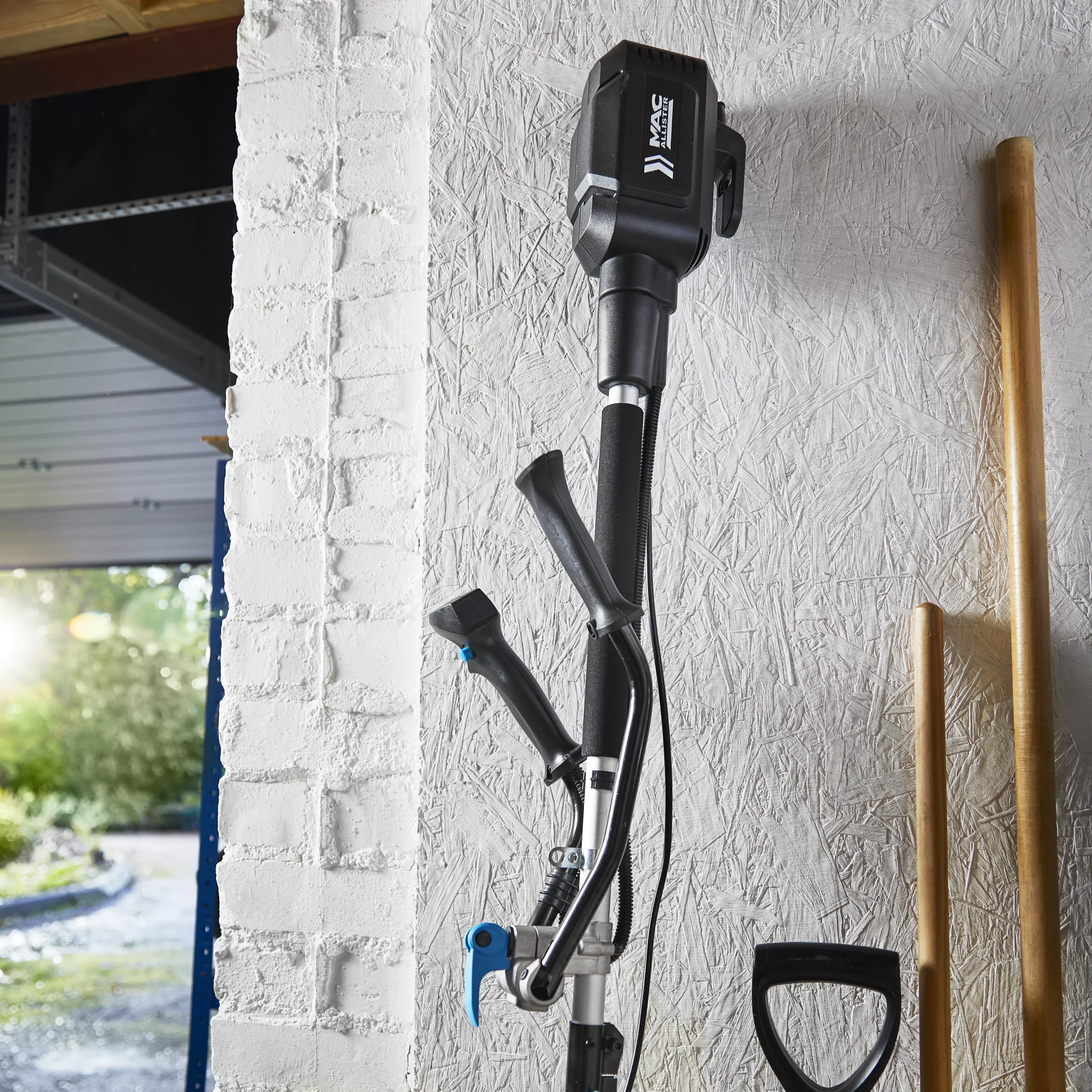 Mac Allister MBC1042 1000W Corded Brushcutter & Line Trimmer - Image 2