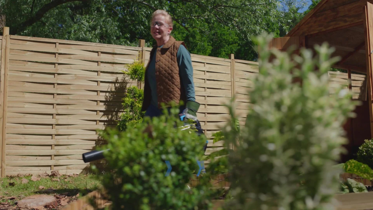 Mac Allister MBVP25 Petrol Garden Blower & Vacuum 2 Mac Allister MBVP25 Petrol Garden Blower & Vacuum - Image 2