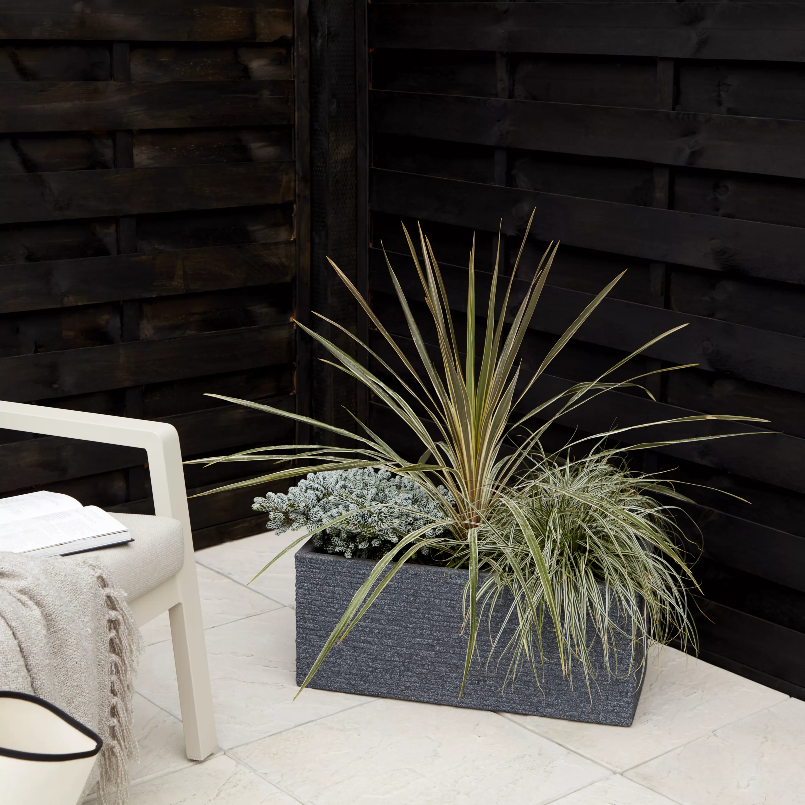 Verve Sinni Grey Rectangular Trough 2 Verve Sinni Grey Rectangular Trough - Image 2